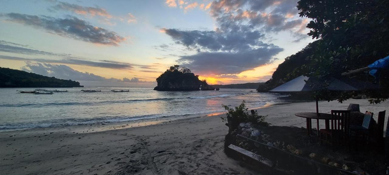 D'Lebah Homestay Nusa Penida Extérieur photo