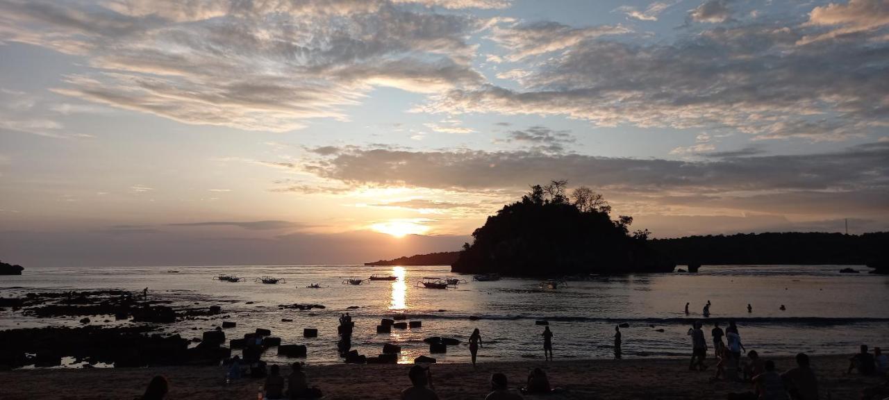 D'Lebah Homestay Nusa Penida Extérieur photo